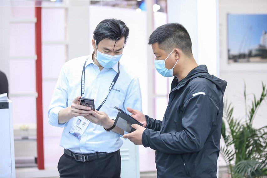 與客戶交流除濕機 與客戶交流除濕機